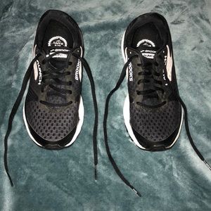 BROOKS LAUNCH running/workout shoes